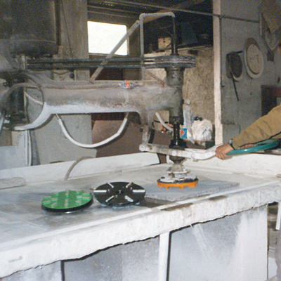 910E.jpg